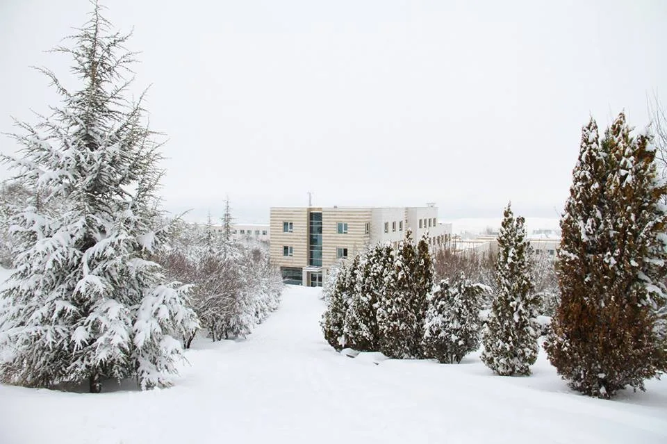 ساحة مثلجة جامعة باشكنت