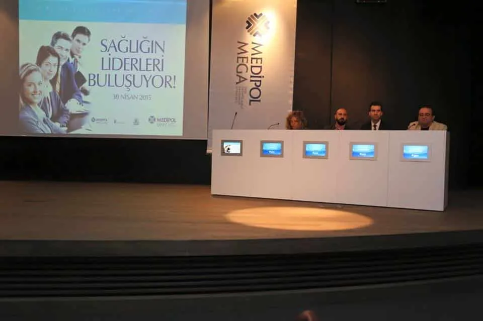 مسرح جامعة اسطنبول ميديبول