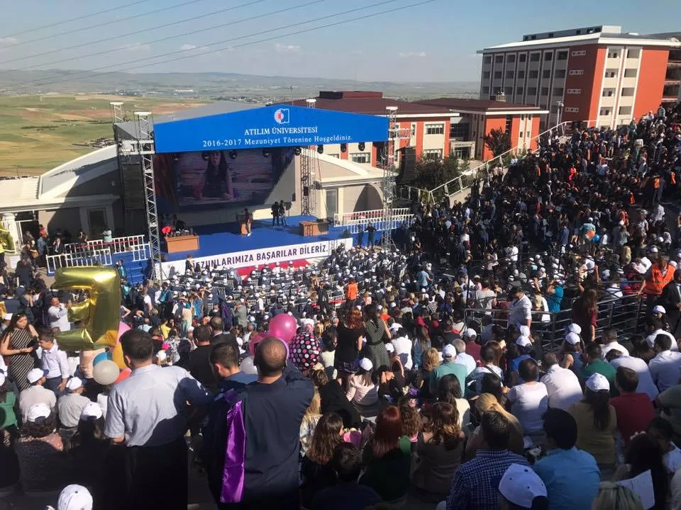 احتفالية طلاب جامعة آتيليم 2