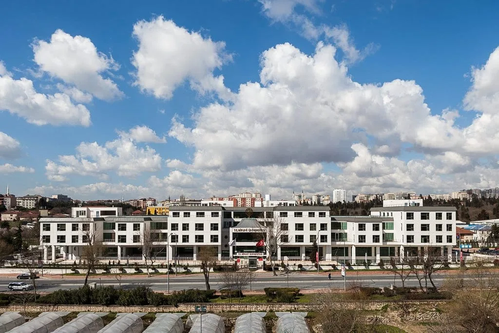 جامعة بيروني