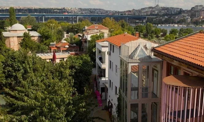 حرم جامعة اسطنبول توبكابي