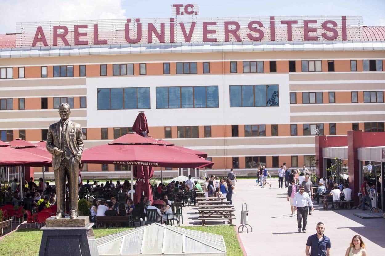 جامعة اسطنبول آريل 1