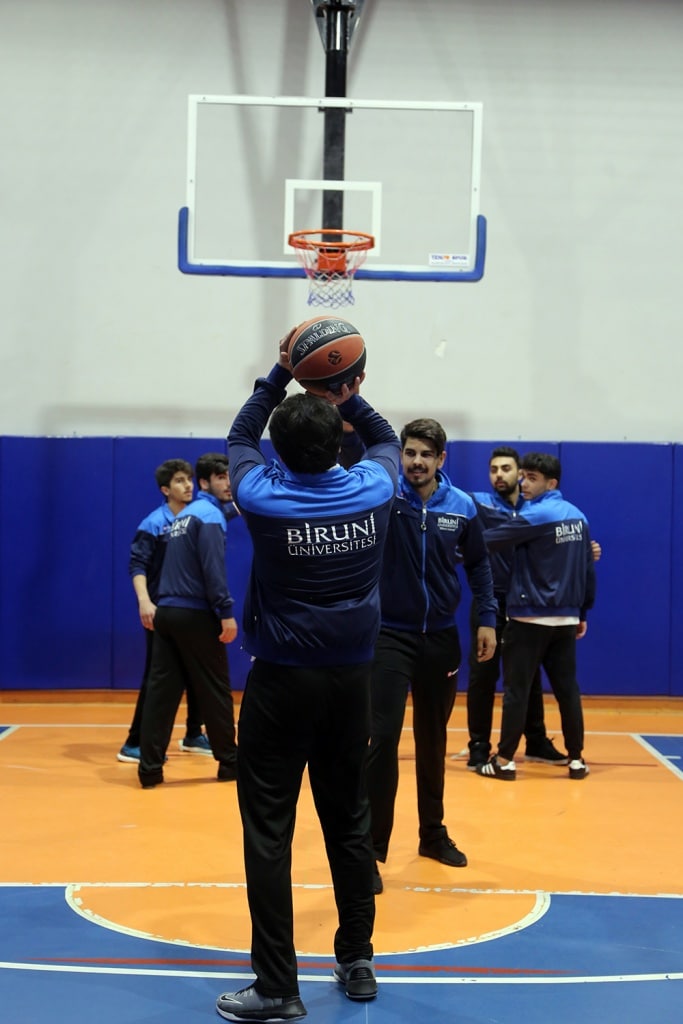 ملعب كرة السلة - جامعة بيروني