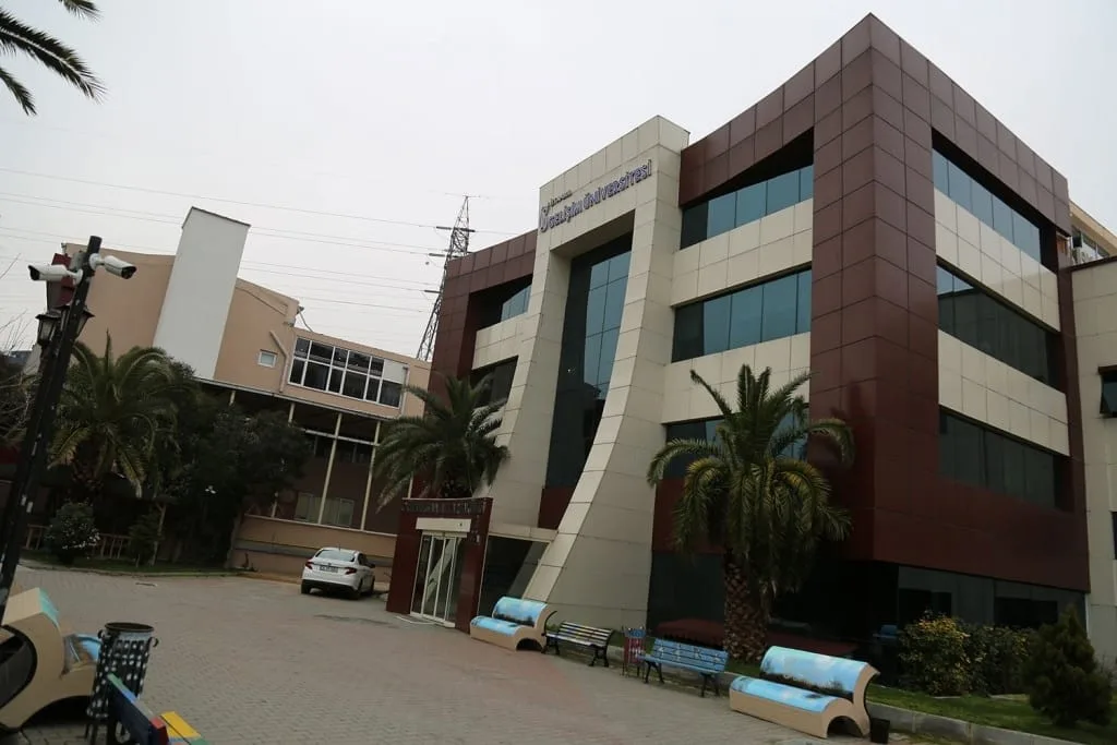 جامعة اسطنبول جيليشيم 3