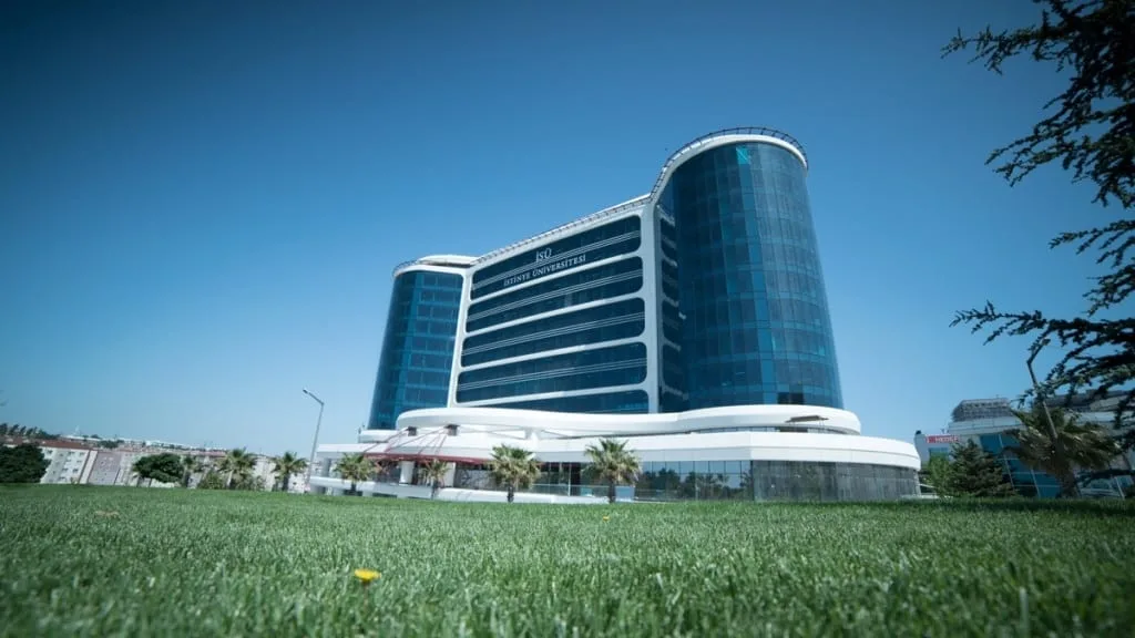 حرم جامعة استينيا 5