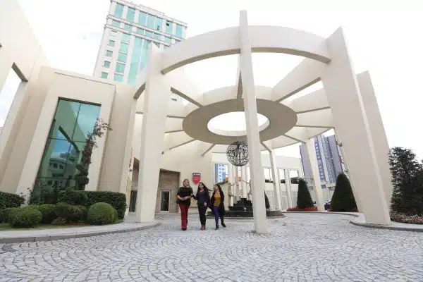  جامعة آلتن باش 