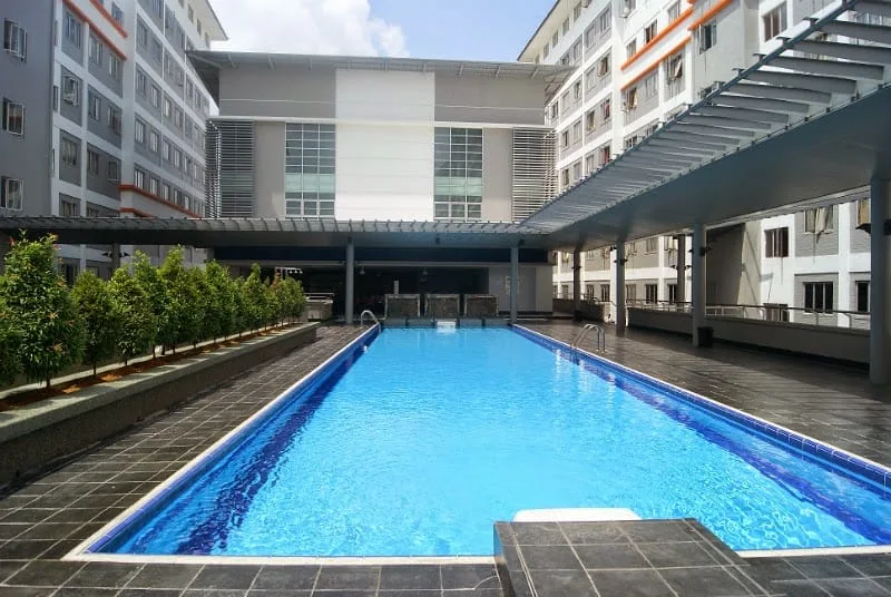 حمام سباحة جامعة ماهسا