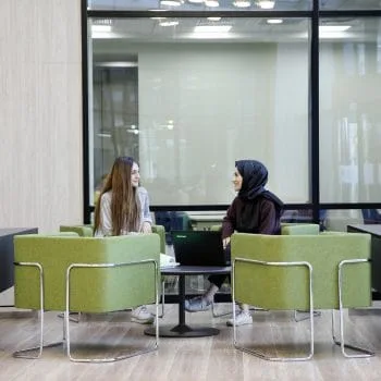 مساحة معيشة مشتركة - السكن الطلابي في جامعة اسطنبول ميديبول 