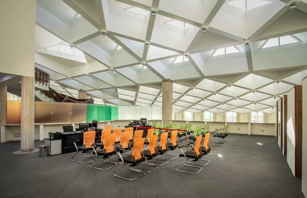 قاعة جامعة مصر للعلوم والتكنولوجيا 2