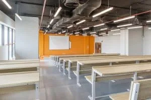 قاعة محاضرات جامعة الابتكار 1