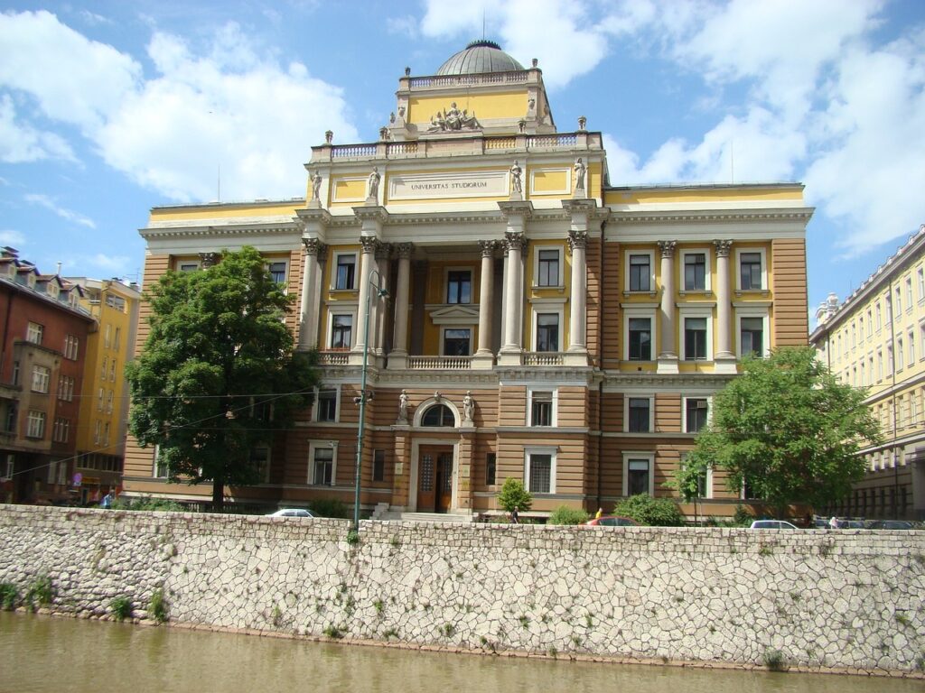 جامعة سراييفو