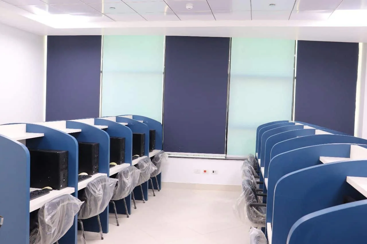 مختبر كمبيوتر جامعة الريادة