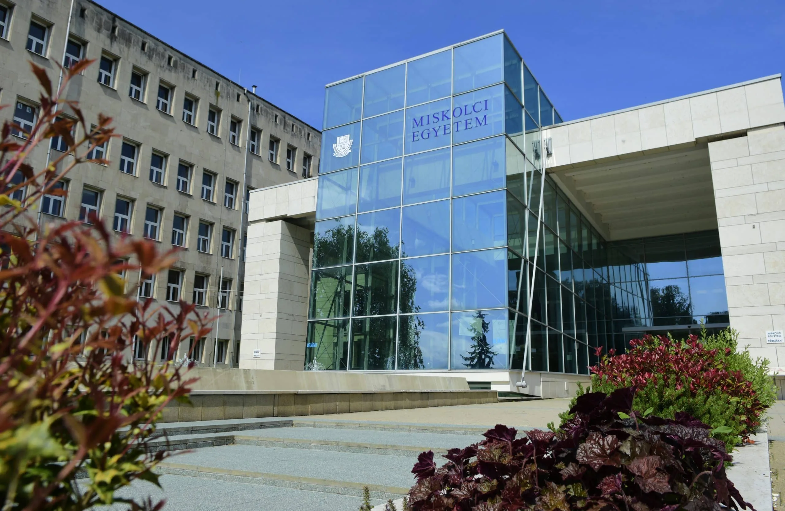 جامعة ميشكولتس - المبنى الرئيسي